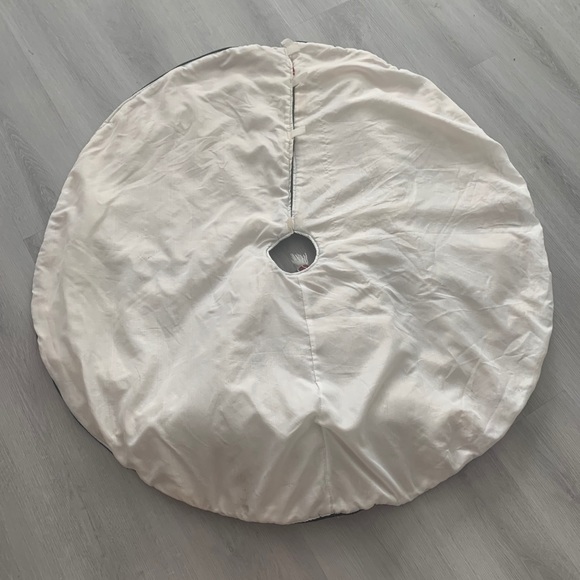 Reindeer Plush 3D Tree Skirt - Picture 3 of 3